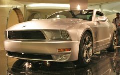 2009-1-2-iacocca-silver-45th-anniversary-edition-ford-mustang-front-th2.jpg