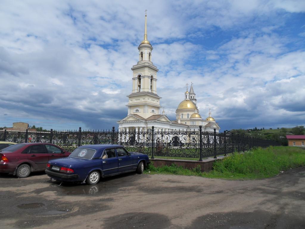 Невьянск, храм и легендарная Наклонная Башня (Демидова).