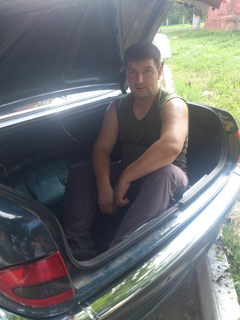 Ну и кто сказал, что у Волги маленький багажник? ))))