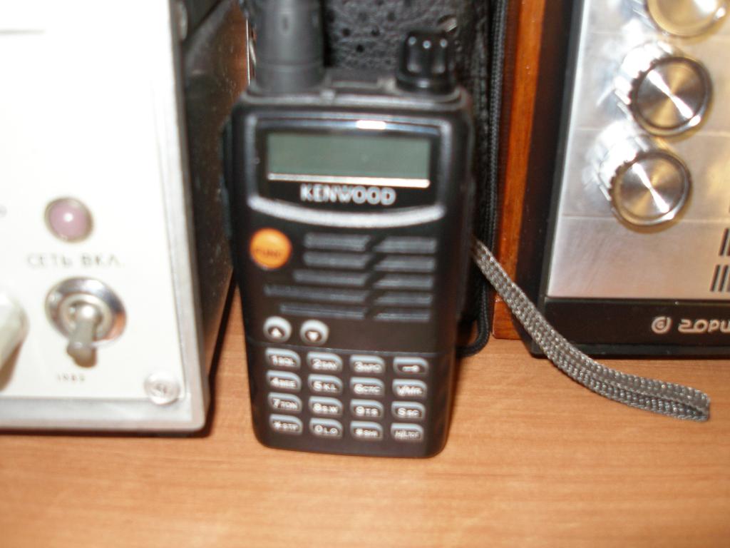 Портативная радиостанция 136,000-172,000 МГц